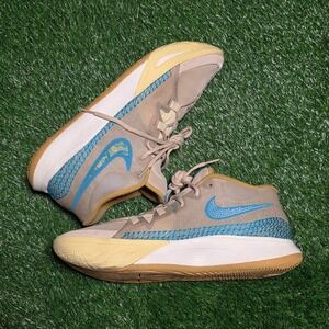 Nike Kyrie Flytrap 6 in Sanddrift/Blue Lightning Men's 11.5